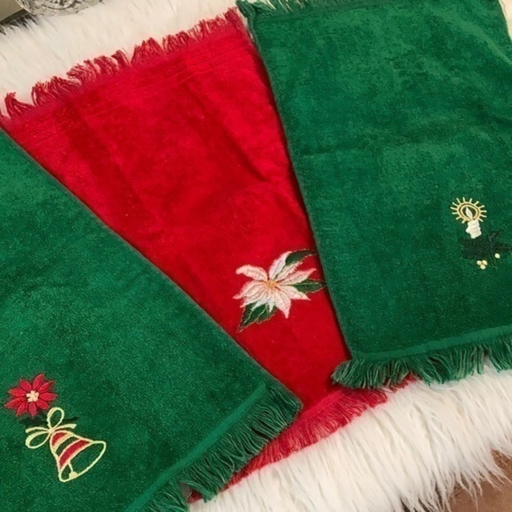 Vintage St Mary’s Holiday hand towel bundle of 3